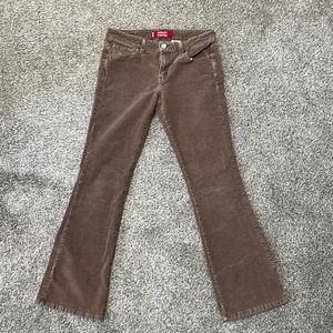RESELL Levi’s corduroy flares